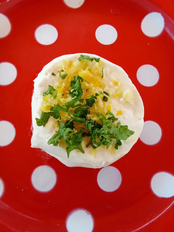 Chèvre frais garni zeste citron persil ail 100g